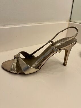 Nine West silver strappy dress sandals, size 8M